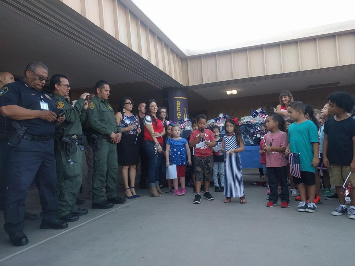 Cg First Graders Honor First Responders Area News Pinalcentral Com