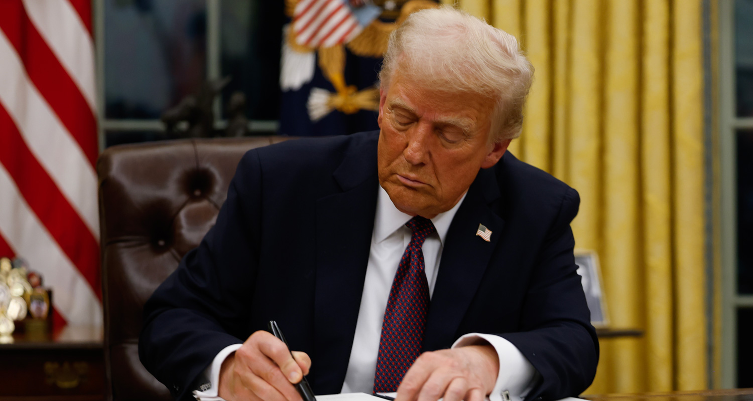 Donald Trump Officially Signs Executive Order Blocking Tiktok Ban