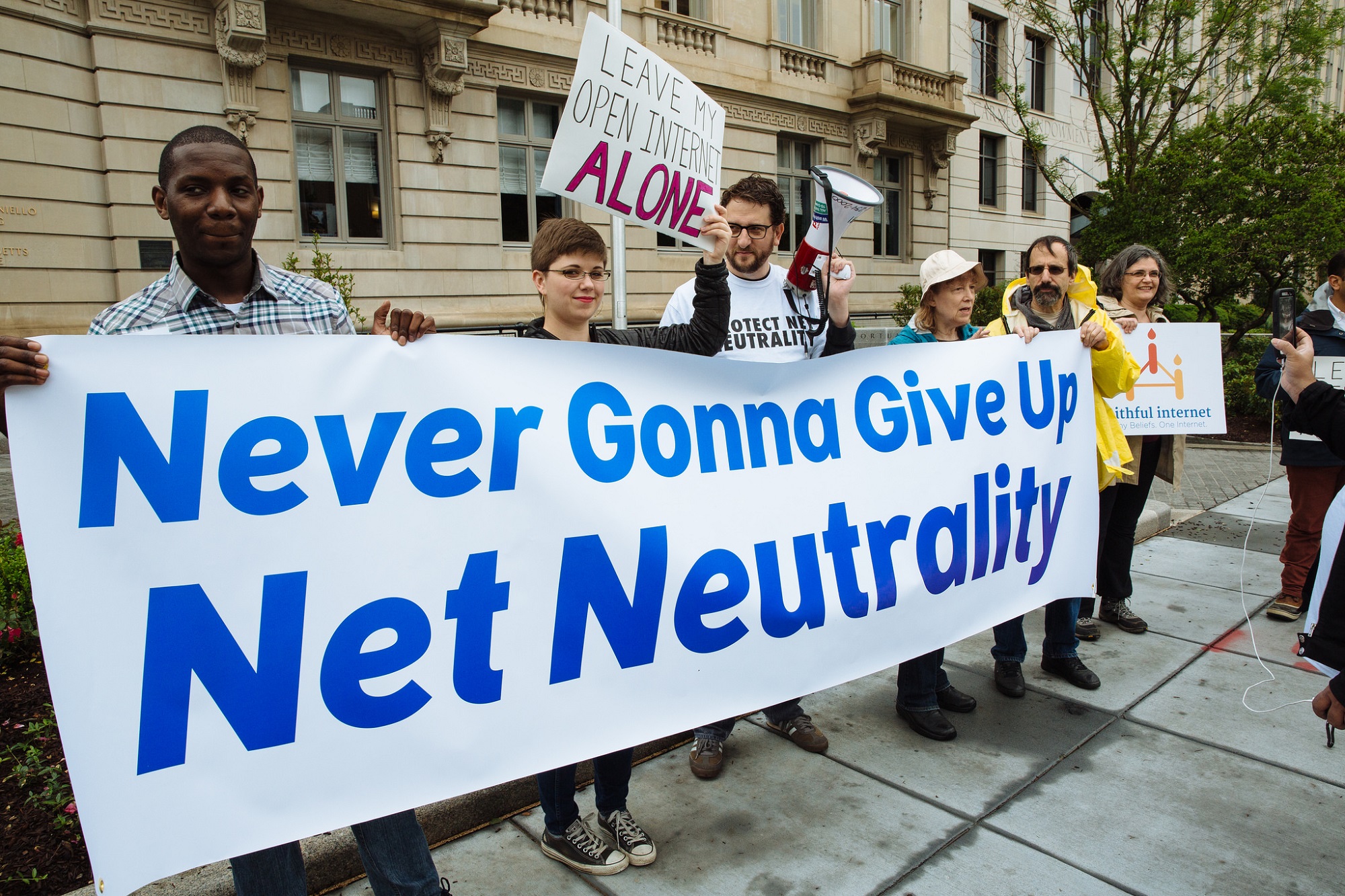 Most Americans Support The Net Neutrality Rules That Trump S Fcc Wants