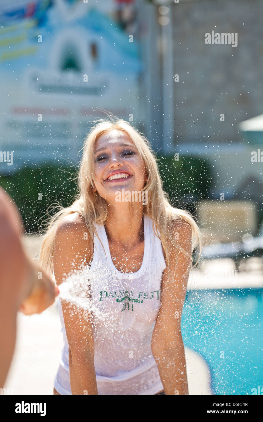 Summer Contest Wet T Shirts In The Pool Stock Photo Alamy