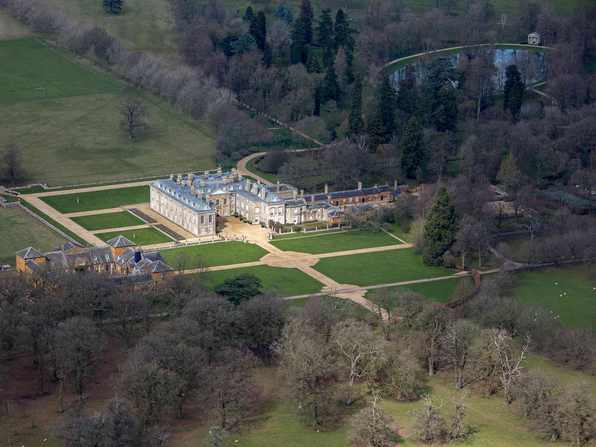 Where Is Princess Diana Buried All About Her Oval Lake Grave At Althorp